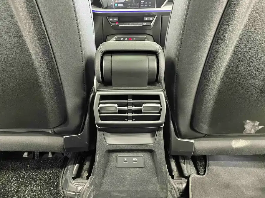 Audi A3 2024 A3L Limousine 35 TFSI Fashion Sports 2024 — миниатюра 3