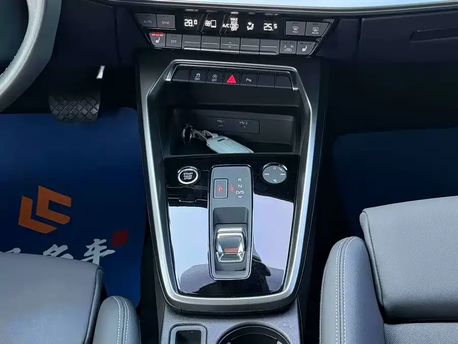 Audi A3 2024 Sportback 35 TFSI stylish and sporty 2024 — миниатюра 4