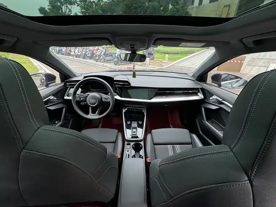 Audi A3 2023 facelift A3L Limousine 35 TFSI stylish and sporty 2023 — миниатюра 3