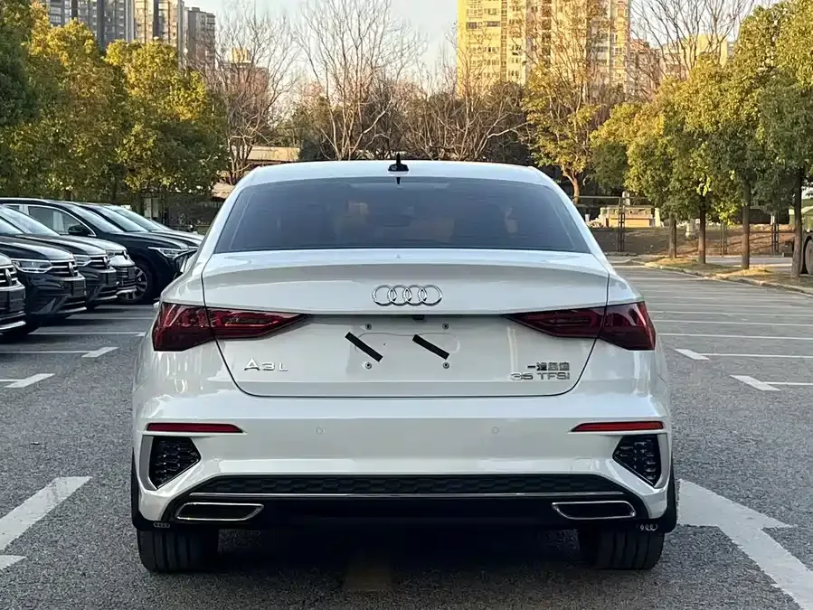 Audi A3 2023 facelift A3L Limousine 35 TFSI stylish and sporty 2024 — миниатюра 2