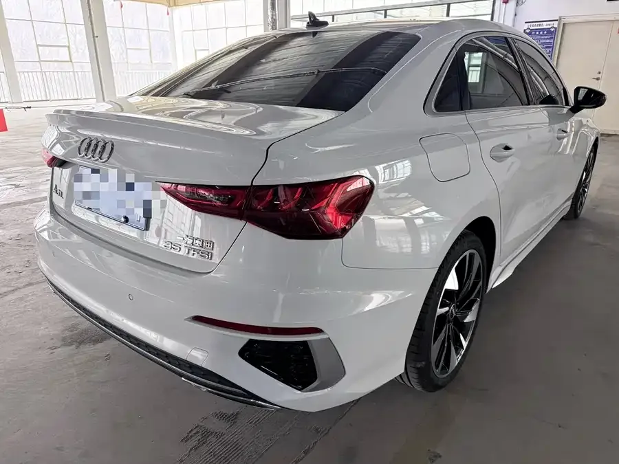 Audi A3 2023 A3L Limousine 35 TFSI Enterprising and Elegant Model 2024 — миниатюра 5