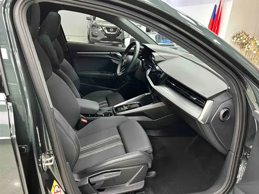 Audi A3 2023 A3L Limousine 35 TFSI Fashion Sports 2023 — миниатюра 4