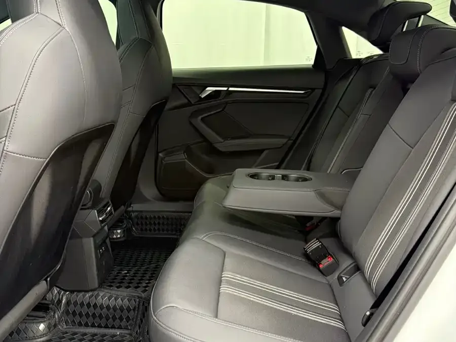 Audi A3 2023 A3L Limousine 35 TFSI Luxurious and Elegant Model 2023 — миниатюра 4