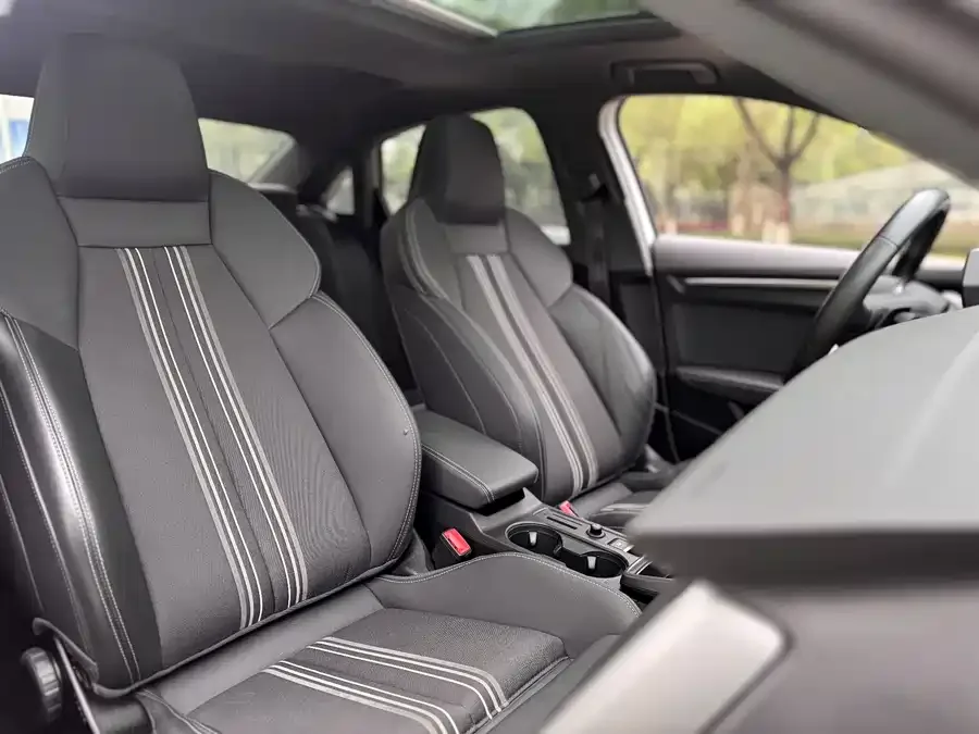 Audi A3 2023 A3L Limousine 35 TFSI Fashion Sports 2024 — миниатюра 4