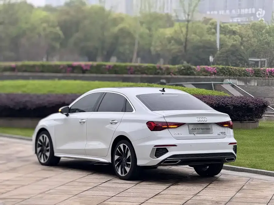 Audi A3 2023 A3L Limousine 35 TFSI Fashion Sports 2024 — миниатюра 5