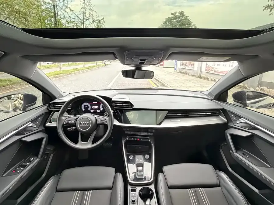 Audi A3 2023 A3L Limousine 35 TFSI Fashion Sports 2023 — миниатюра 4