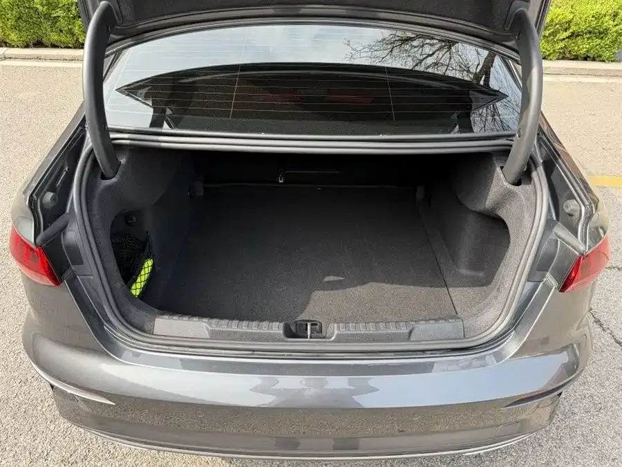 Audi A3 2023 A3L Limousine 35 TFSI Fashion Sports 2023 — миниатюра 3
