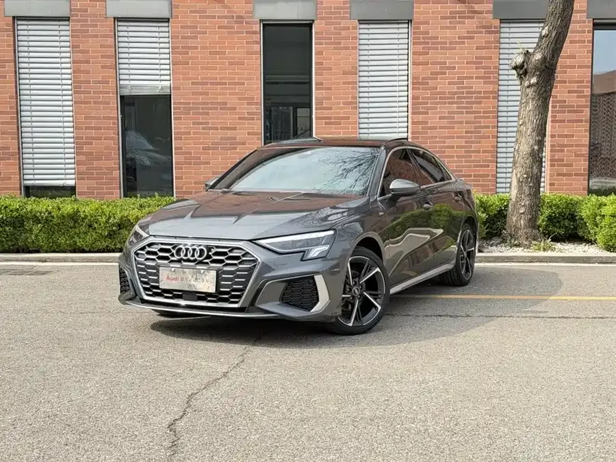 Audi A3 2023 A3L Limousine 35 TFSI Fashion Sports 2023 — фото 1, купить с доставкой в Москву