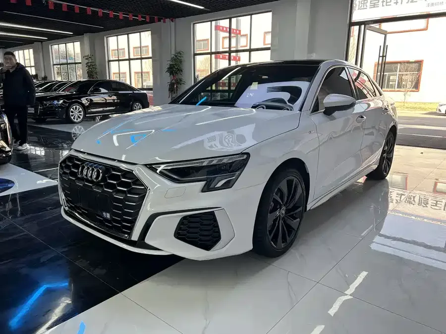 Audi A3 2023 A3L Limousine 35 TFSI Fashion Sports 2023 — фото 1, купить с доставкой в Москву