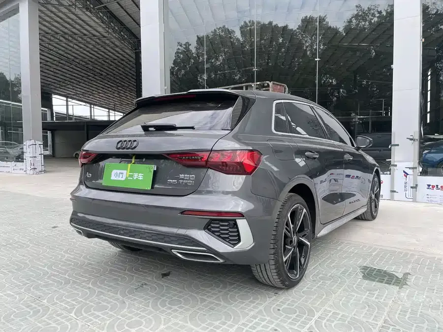 Audi A3 2023 facelift Sportback 35 TFSI stylish and sporty 2023 — миниатюра 2