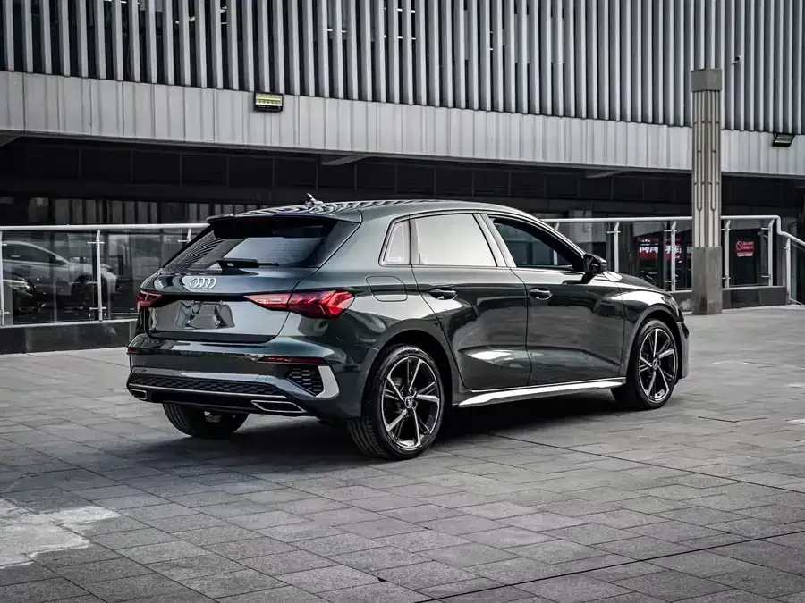Audi A3 2024 Sportback 35 TFSI stylish and sporty 2024 — миниатюра 2