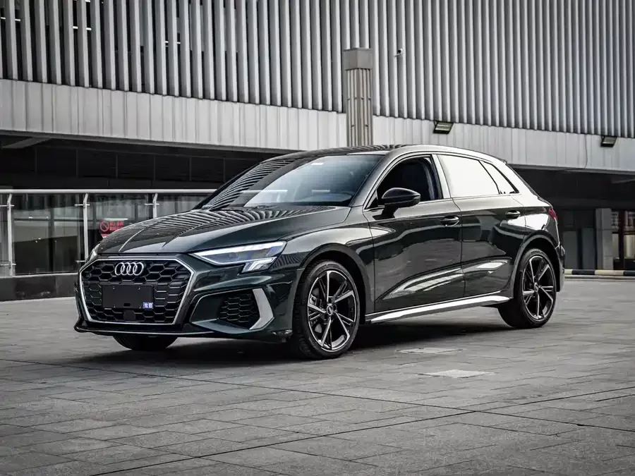 Audi A3 2024 Sportback 35 TFSI stylish and sporty 2024 — фото 1, купить с доставкой в Москву
