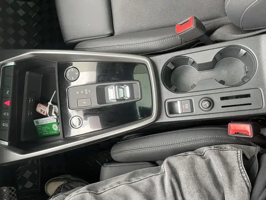 Audi A3 2023 Sportback 35 TFSI stylish and sporty 2023 — миниатюра 3