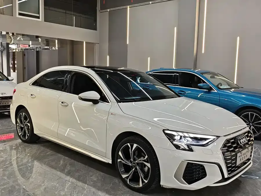 Audi A3 2023 A3L Limousine 35 TFSI Luxury Sports 2023 — миниатюра 2