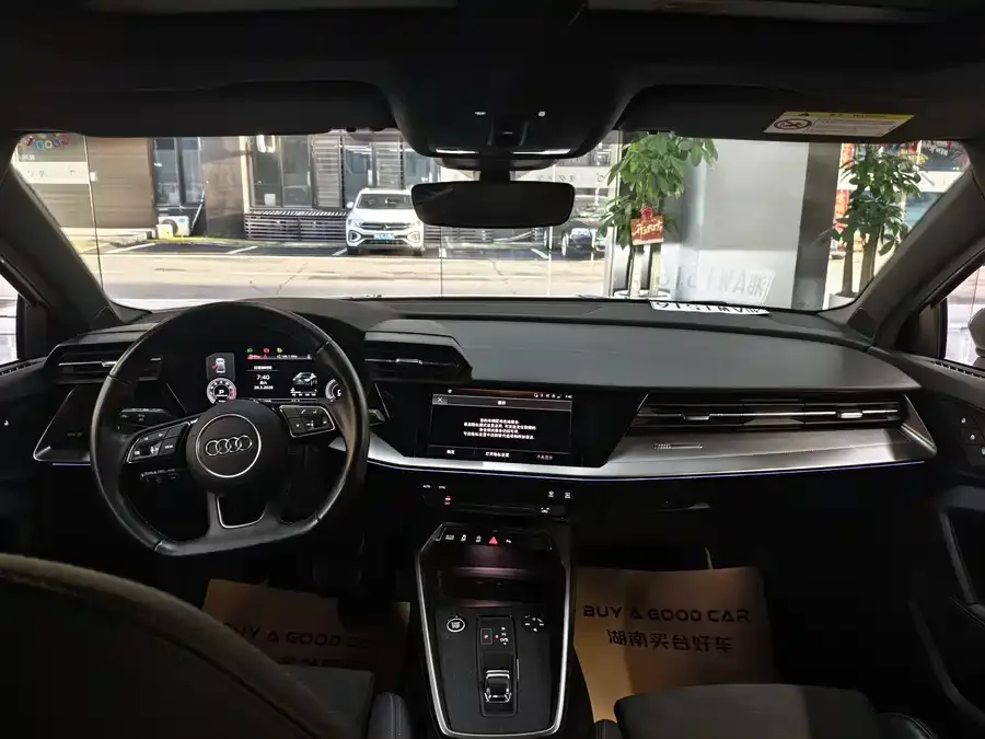 Audi A3 2023 A3L Limousine 35 TFSI Luxury Sports 2023 — миниатюра 3