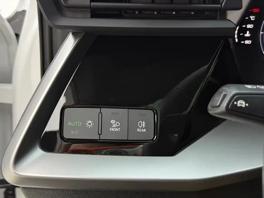 Audi A3 2023 facelift A3L Limousine 35 TFSI stylish and sporty 2023 — миниатюра 4