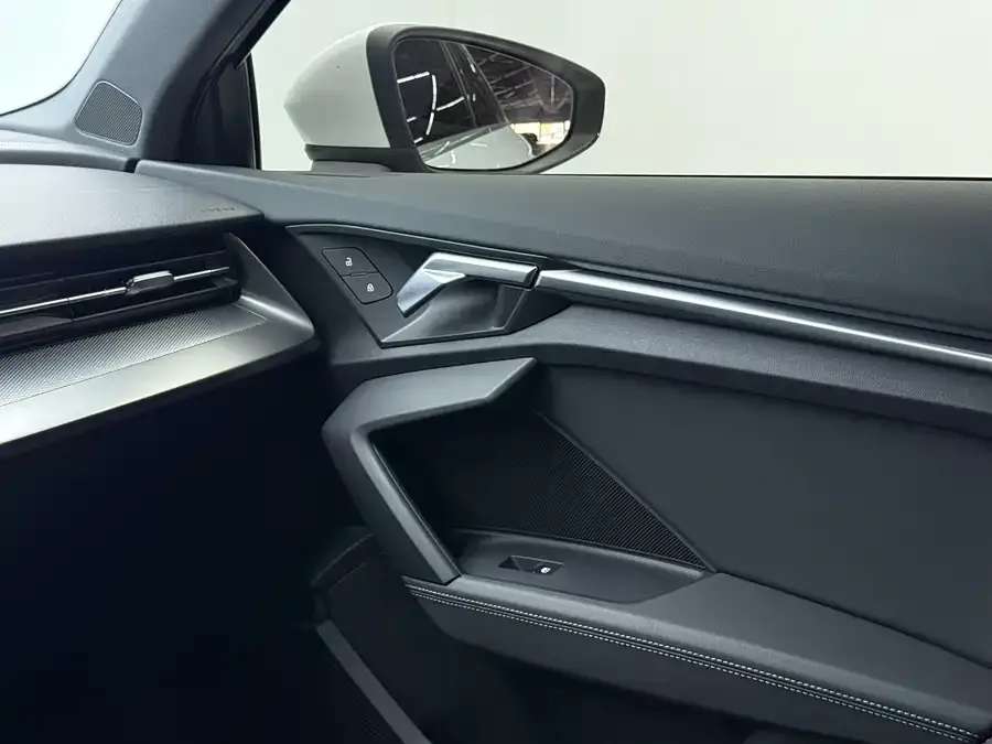 Audi A3 2023 facelift A3L Limousine 35 TFSI stylish and sporty 2023 — миниатюра 5
