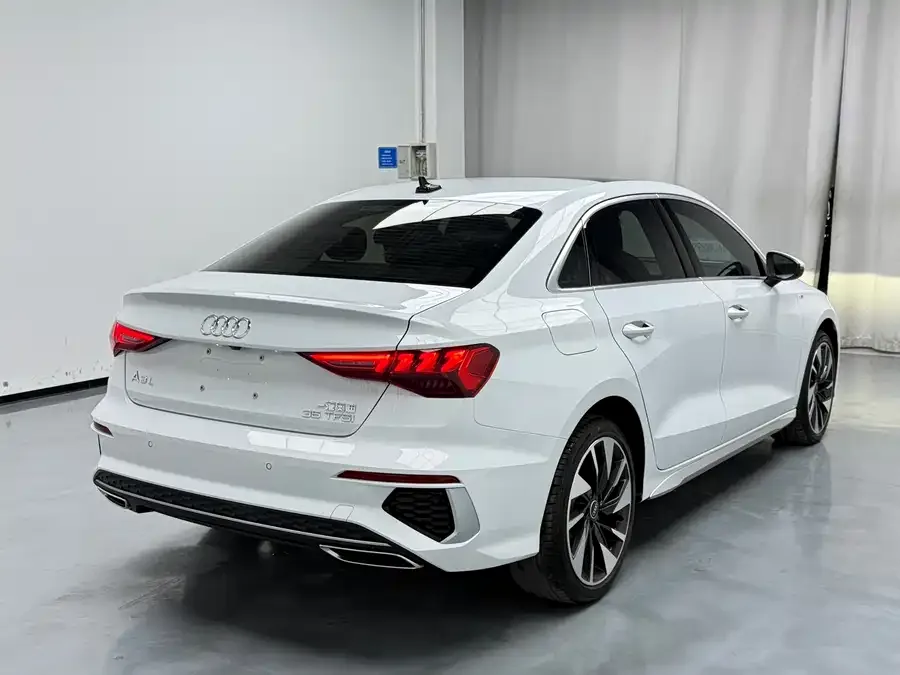 Audi A3 2023 A3L Limousine 35 TFSI Fashion Sports 2023 — миниатюра 4