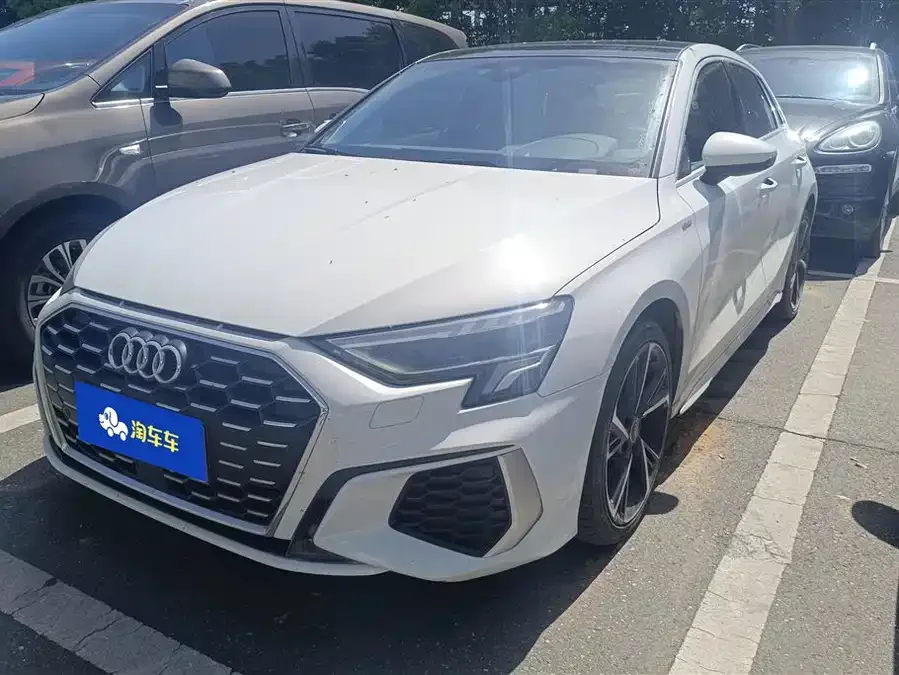 Audi A3 2024 Sportback 35 TFSI Luxurious and Elegant Model 2024 — фото 1, купить с доставкой в Москву