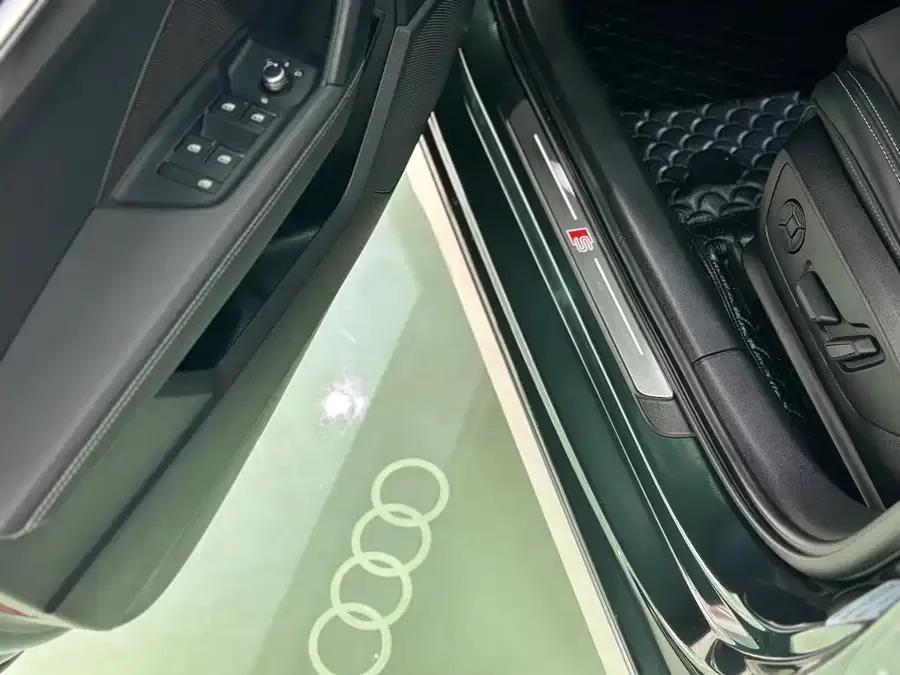 Audi A3 2024 Sportback 35 TFSI stylish and sporty 2024 — миниатюра 2