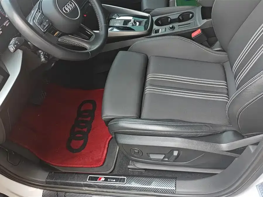 Audi A3 2023 facelift Sportback 35 TFSI stylish and sporty 2023 — миниатюра 3