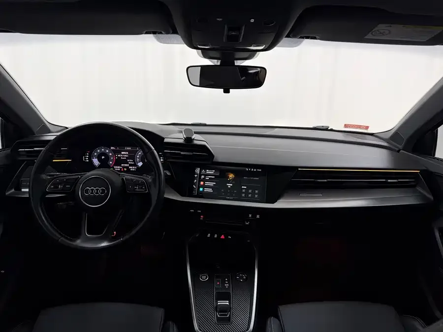 Audi A3 2023 A3L Limousine 35 TFSI Fashion Sports 2023 — миниатюра 2