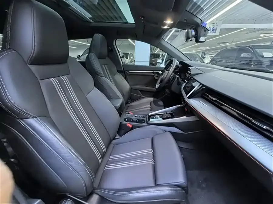 Audi A3 2023 facelift A3L Limousine 35 TFSI stylish and sporty 2024 — миниатюра 3