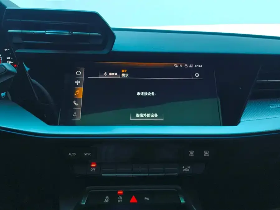 Audi A3 2024 A3L Limousine 35 TFSI Fashion Sports 2024 — миниатюра 4