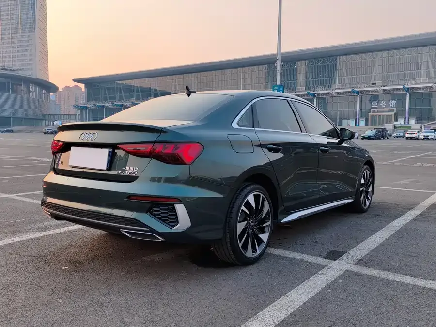 Audi A3 2023 A3L Limousine 35 TFSI Fashion Sports 2023 — миниатюра 5