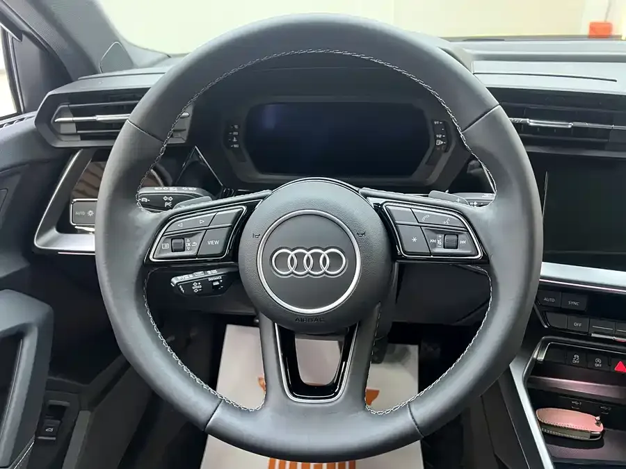 Audi A3 2024 A3L Limousine 35 TFSI Fashion Sports 2025 — миниатюра 3
