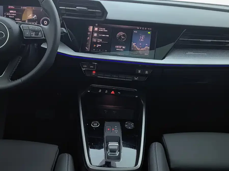 Audi A3 2024 A3L Limousine 35 TFSI Fashion Sports 2024 — миниатюра 5
