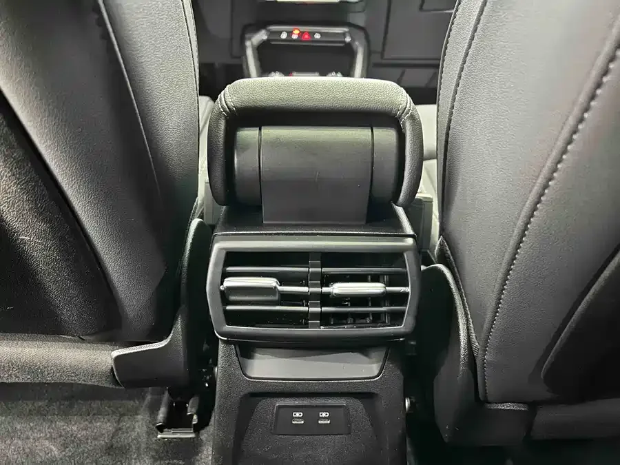 Audi A3 2022 Sportback 35 TFSI stylish and sporty 2023 — миниатюра 3