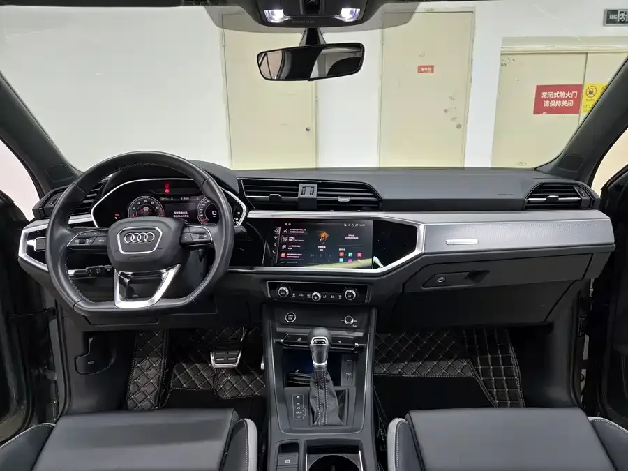 Audi Q3 2024 35 TFSI Fashionable and Elegant 2023 — миниатюра 2