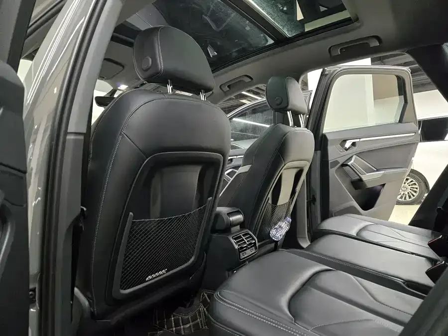 Audi Q3 2024 35 TFSI Fashionable and Elegant 2023 — миниатюра 3