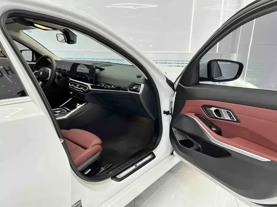 BMW 3 series BMW 3 Series 2023 320Li M Sport Package 2023 — миниатюра 5