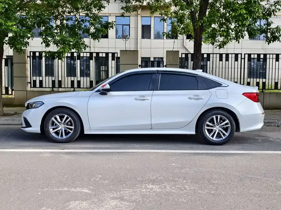 Honda Civic 2023 Civic 240TURBO CVT Power Edition 2023 — миниатюра 4