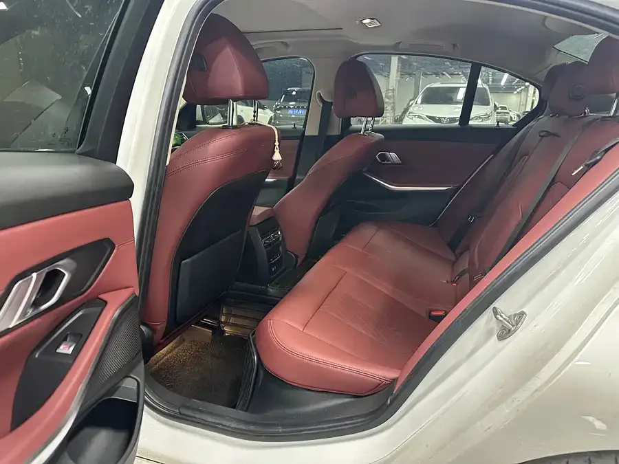 BMW 3 series BMW 3 Series 2022 320i Sport Package 2022 — миниатюра 2