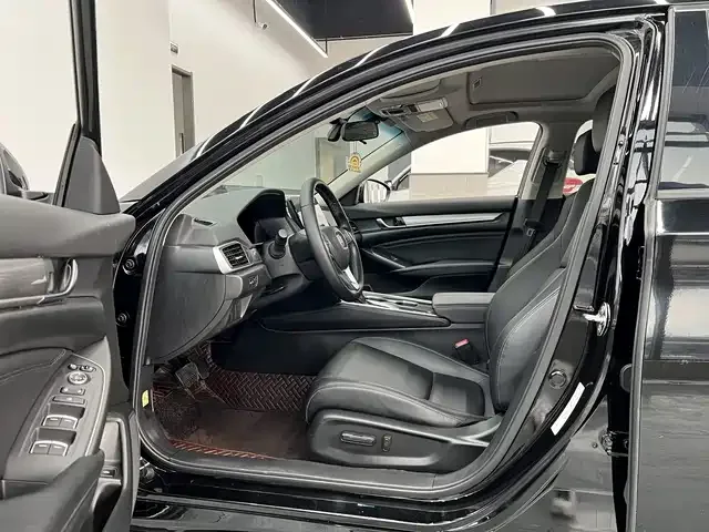 Honda Accord Accord 2022 260TURBO Deluxe Edition 2023 — миниатюра 4