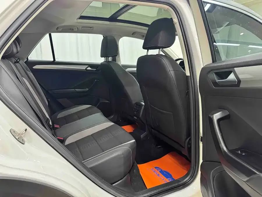 Volkswagen T-ROC T-ROC 2022 280TSI DSG 2WD Elite PLUS 2022 — миниатюра 3