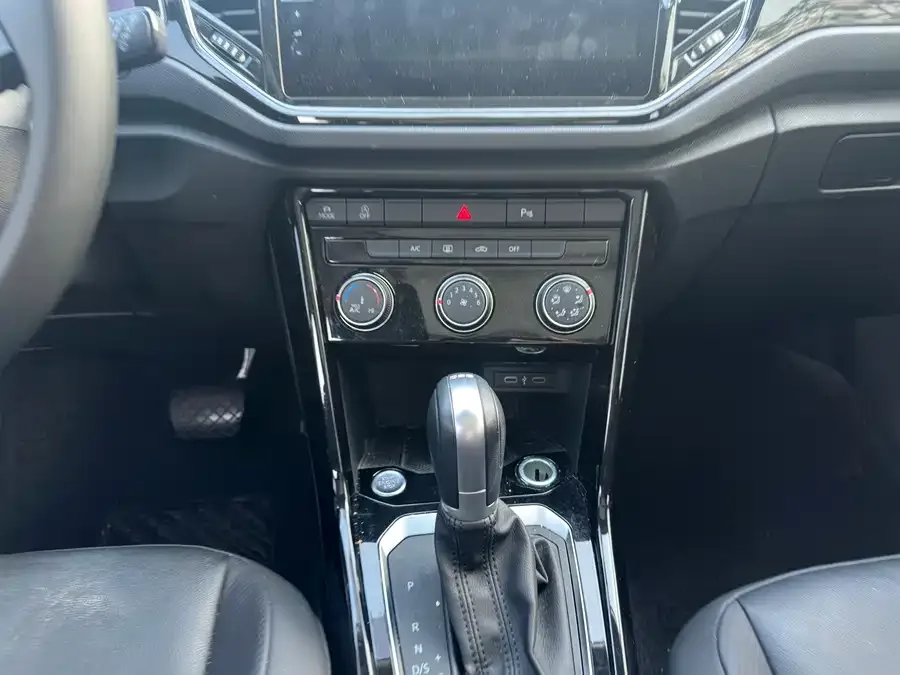 Volkswagen T-ROC T-ROC 2022 280TSI DSG 2WD Comfort PLUS 2023 — миниатюра 4