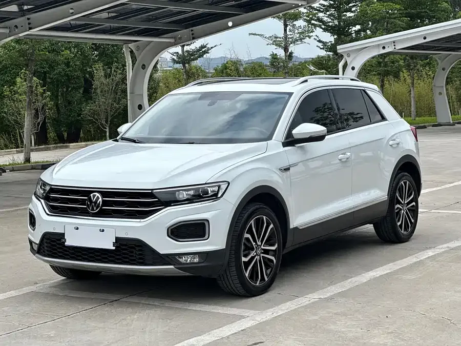 Volkswagen T-ROC T-ROC 2022 280TSI DSG 2WD Comfort PLUS 2022 — фото 1, купить с доставкой в Москву