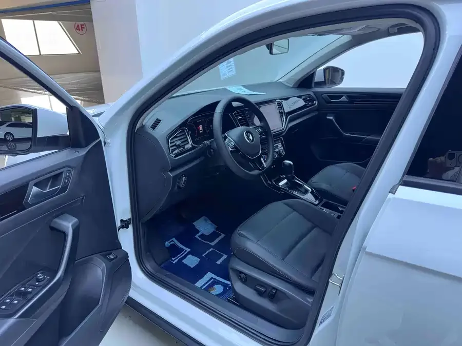Volkswagen T-ROC T-ROC 2022 280TSI DSG 2WD Comfort PLUS 2022 — миниатюра 3