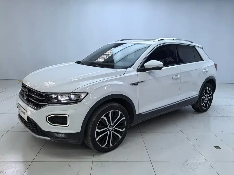 Volkswagen T-ROC T-ROC 2021 facelift 280TSI DSG four-wheel drive luxury intelligent version 2022 — фото 1, купить с доставкой в Москву