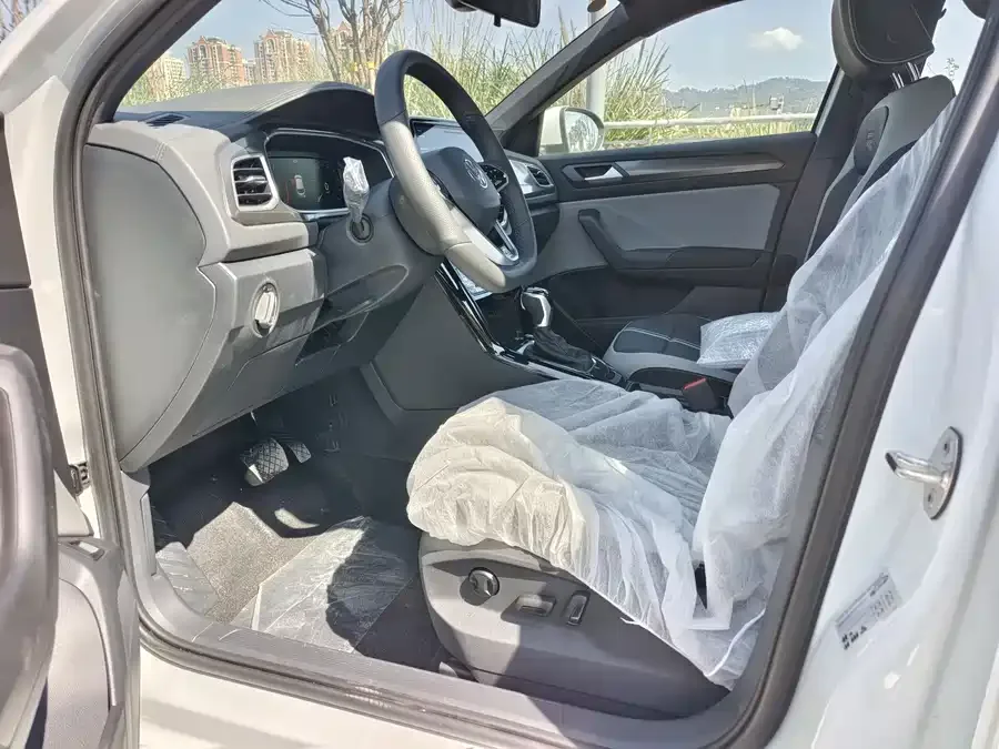 Volkswagen T-ROC T-ROC 2025 Facelift II 300TSI DSG 2WD Chenguang Edition 2026 — миниатюра 2