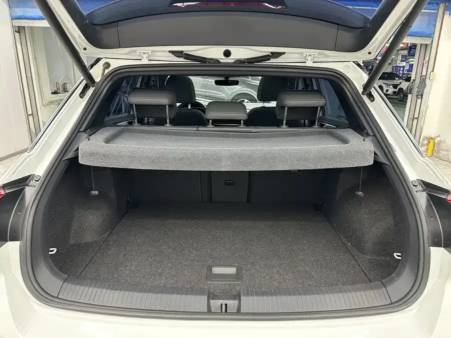 Volkswagen T-ROC T-ROC 2022 280TSI DSG 2WD R-Line Pro PLUS 2023 — миниатюра 5