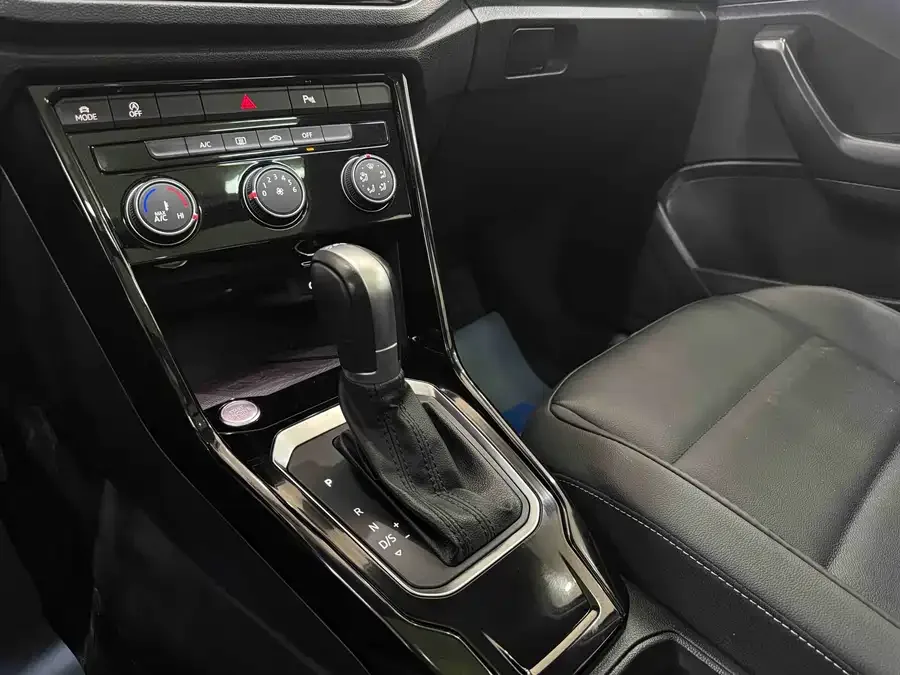 Volkswagen T-ROC T-ROC 2022 280TSI DSG 2WD Comfort PLUS 2022 — миниатюра 4