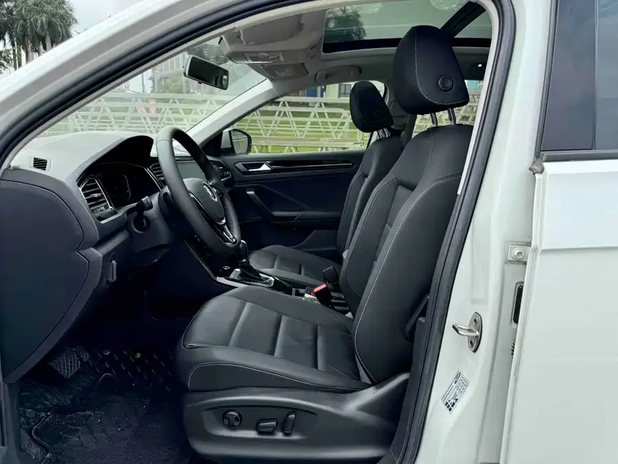 Volkswagen T-ROC T-ROC 2022 280TSI DSG 2WD Comfort PLUS 2022 — миниатюра 3