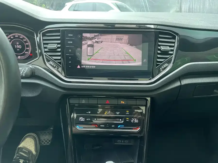 Volkswagen T-ROC T-ROC 2021 280TSI DSG four-wheel drive luxury smart connected version 2022 — миниатюра 4