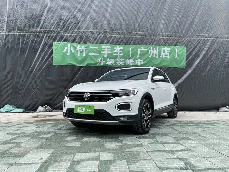 Volkswagen T-ROC T-ROC 2021 280TSI DSG four-wheel drive luxury smart connected version 2022 — фото 1, купить с доставкой в Москву