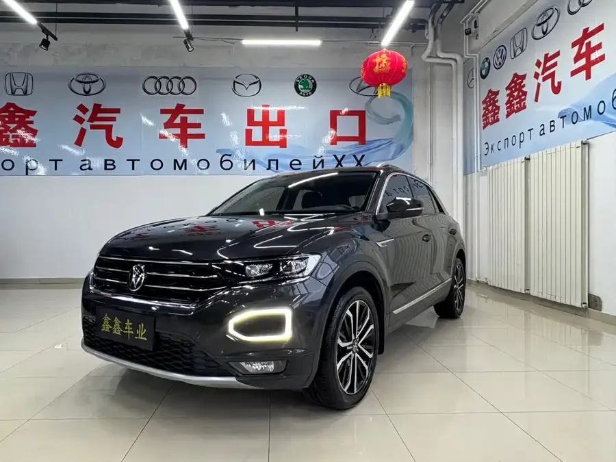 Volkswagen T-ROC T-ROC 2022 280TSI DSG 2WD Comfort PLUS 2022 — фото 1, купить с доставкой в Москву